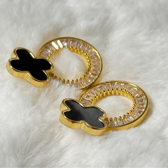 14K Gold Plated Four-leaf Clover Cubic Zirconia Stud Earrings New - Picture 3 of 9